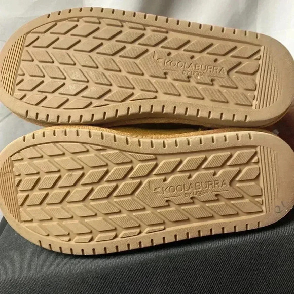 KOOLABURRA BY UGG GIRLS SIZE 4 PULL ON CARAMEL TAN BOOTS SHERPA LINED BOW ACCENT - Picture 6 of 14